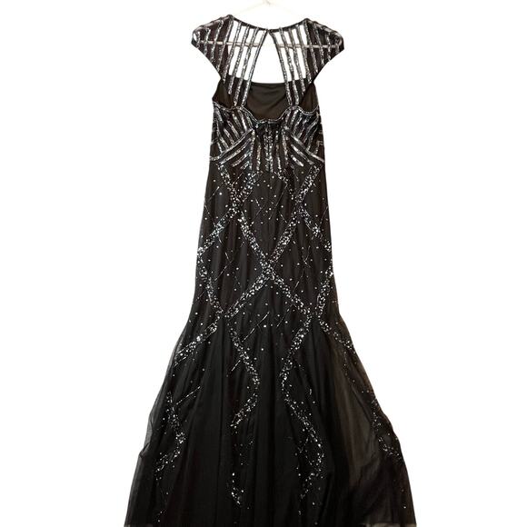 Adrianna Papell Embellished Cut Out Gown‎ Black Silver Beads 8 Elegant Timeless - Picture 6 of 9
